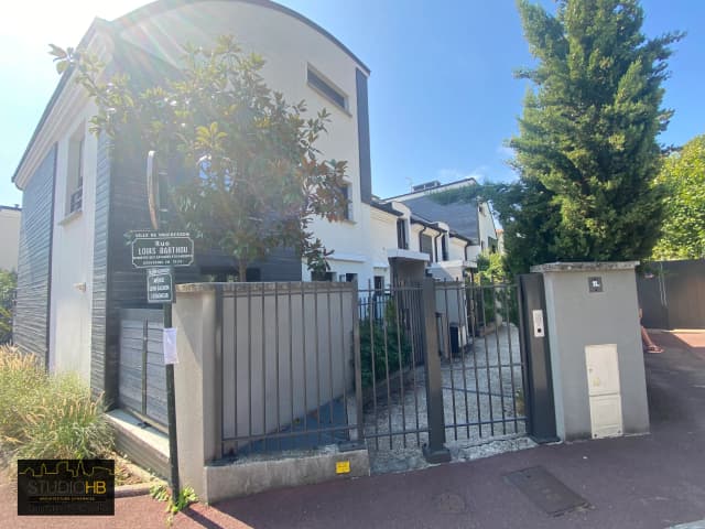 Réalisation de 8 maisons et de 6 appartements - MONTAIGNE IMMOBILIER media 19