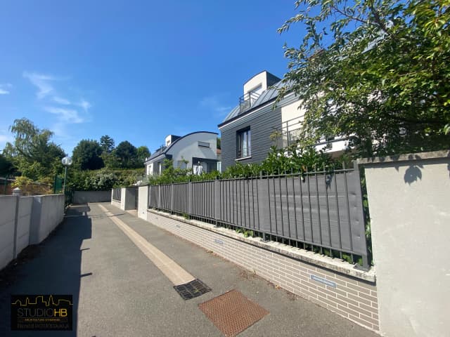 Réalisation de 8 maisons et de 6 appartements - MONTAIGNE IMMOBILIER media 22