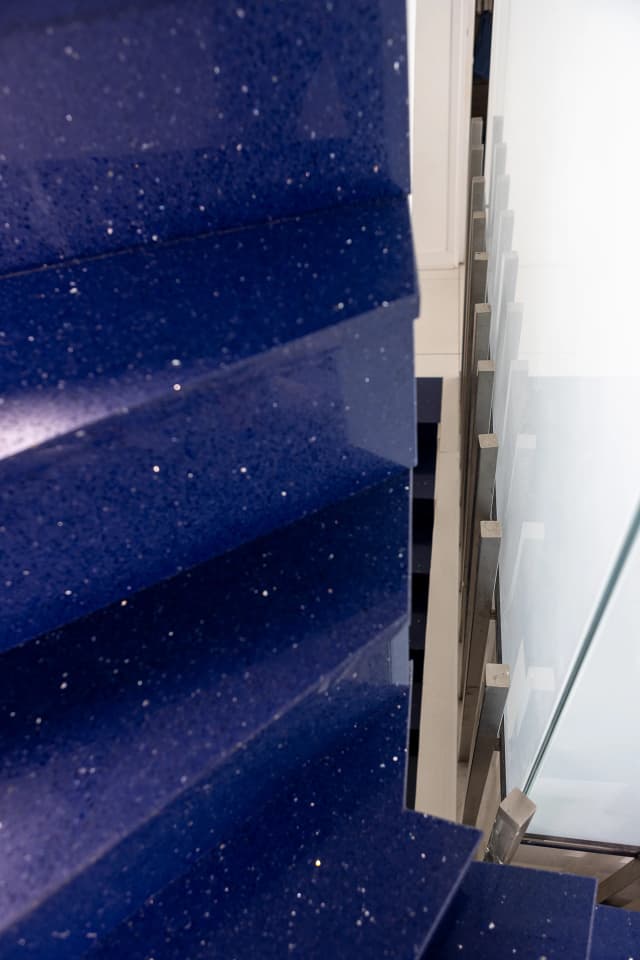 Conception et fabrication de mobilier media 27