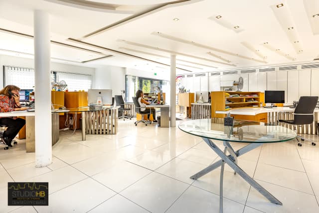 Conception et fabrication de mobilier media 6