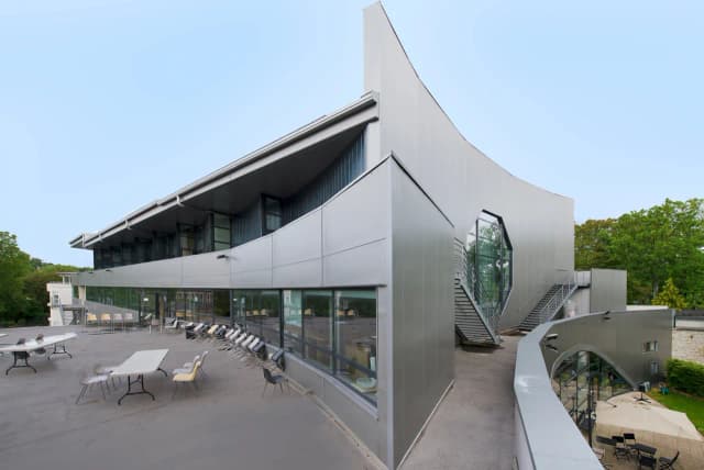 Ecole de Design et cafétéria media 4