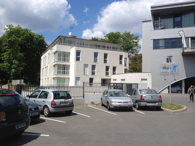 Ecole de Design et cafétéria media 7