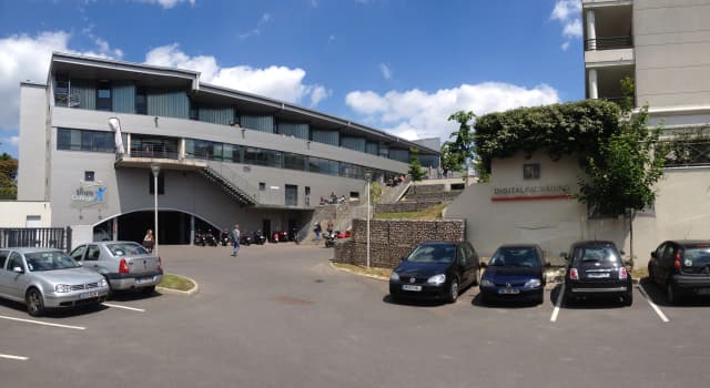 Ecole de Design et cafétéria media 9